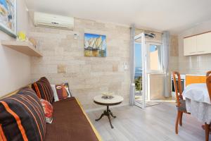 Apartments by the sea Rastici, Ciovo - 9717