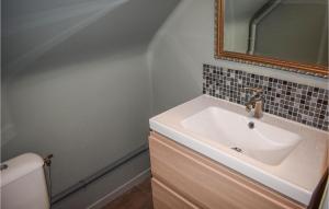 Maisons de vacances 3 Bedroom Stunning Home In Plouzec : photos des chambres