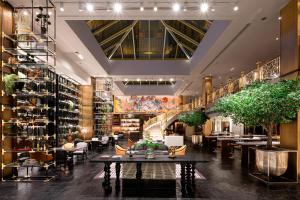 Montien Hotel Surawong Bangkok image 1