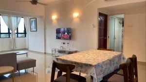 Ferringhi Sea View Apartment 777