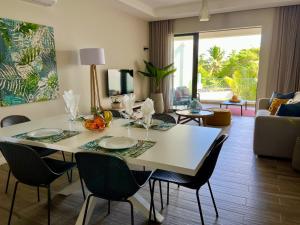Tropical beachfront apartment
