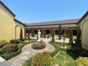 CottagePine Rayong Resort&Cafe