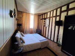 B&B / Chambres d'hotes Cafe de france Eauze : photos des chambres