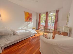 Cosy house with workplace, balcony and garden 30 min to Marienburg