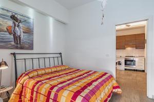 Naxos Bay Flat with Terrace 50 meters from the Sea - 4hvězdičkové hotely ve městě Giardini Naxos