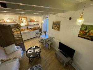 Appartements Duplex Atelier / coeur de Lourmarin : photos des chambres