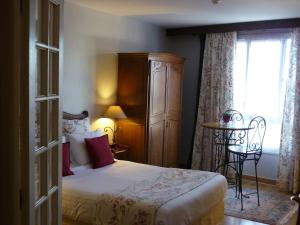 Hotels The Originals Boutique, Hotel Clos Sainte Marie, Nevers (Inter-Hotel) : photos des chambres