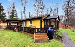 3 Bedroom Lovely Home In Åsljunga