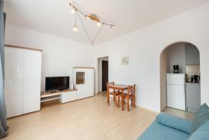 Plac Wilsona Euphony Apartment by BookingHost