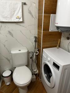 Sunny studio in Sweet Home Complex