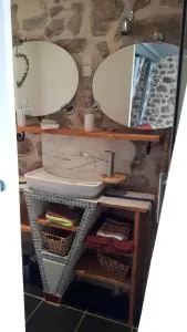 locationseians var studio mimosa 2 etage - La Bastide