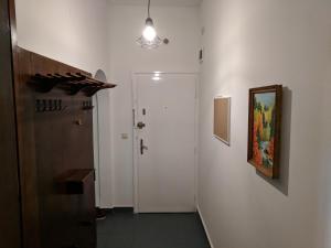 Convenient New Apartment Near Metro Station by Flat Mаnager