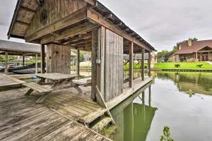 Quiet Lake Conroe Townhome with 2 Boat Slips! - Willis