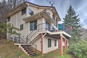 Mtn-View Burnsville Retreat 24 Mi to Ski Slopes!