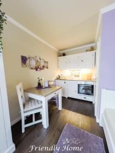 Friendly Home - Doppelappartement "Purple" Köln Bonn Phantasialand