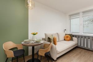 Cozy Studio Apartment Kolorowa Warsaw Ursus by Renters