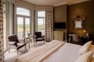 Deluxe Room room in Petersham Hotel
