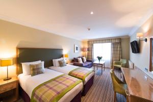 Standard Twin room in Leonardo Boutique Huntingtower Perth