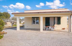 Villa Lusia con Piscina Privata a Pescoluse