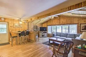 Gas Grill Friendship Cabin Near Castle Rock Lake! - Friendship