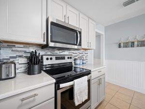 LR 309 - Ms, Annies Oasis