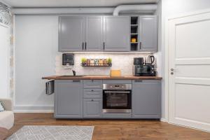 Romantic studio apartment - private entrance!