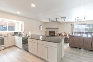 Lagoon Raven Townhome: Great Location, Amenities