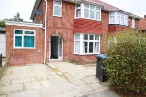 Deluxe 4-Bed House Close2 Wembley Stadium - 亨顿