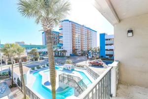 Beachy Studio on the Strip!