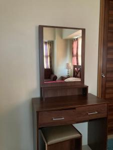 Horizons 101 in Mango Avenue