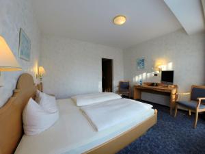 Deluxe Double Room room in Frommanns Landhotel