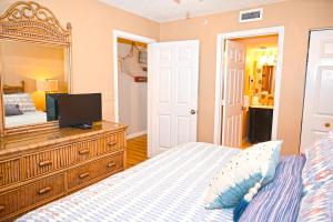 Pelican Beach 1506 by Pelican Beach Management