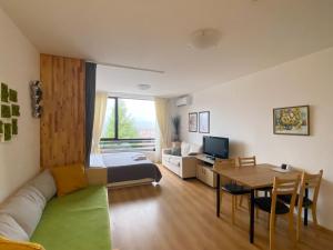 Aspen studio Mountain retreat at Aspen Resort Golf Ski & Spa