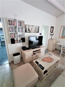 Appartements Studio Mer & Aa-terrasse-jardin-WIFI-parking-classe 3 etoiles : Appartement 1 Chambre