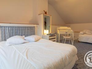 Maisons de vacances Gite Saint-Clement-de-la-Place, 4 pieces, 6 personnes - FR-1-622-51 : photos des chambres