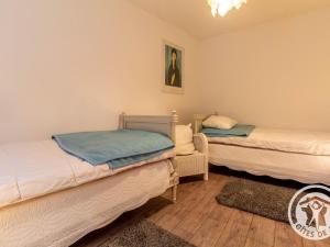 Maisons de vacances Gite Saint-Clement-de-la-Place, 4 pieces, 6 personnes - FR-1-622-51 : photos des chambres