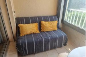 Studio of 30m with nice view on the sea