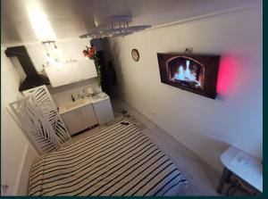 1 Small Studio, self check in