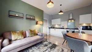 Two Bedroom Apartment  room in Destiny Scotland - Glassford Residence