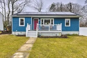 Charming Rocky Point Home about 1 Mi to Beach! - Yaphank