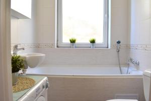 Romantic Bijou Apartment near Old Town!