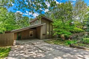 Mulberry Manor - Combs