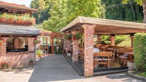 Hotel & Restaurant Se-Mi