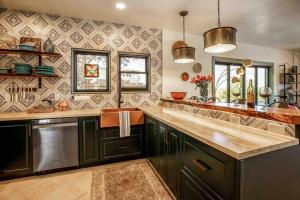 Quail Cottage Clarkdale-Renovated Historic Cottage Sedona Jerome Wineries