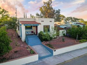 Quail Cottage Clarkdale-Renovated Historic Cottage Sedona Jerome Wineries