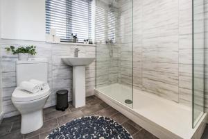 2 Bed Townhouse with Free Parking