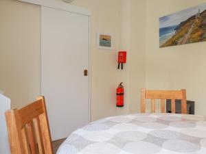 5 Carlyon Road
