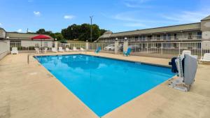 Motel 6-Pulaski, TN