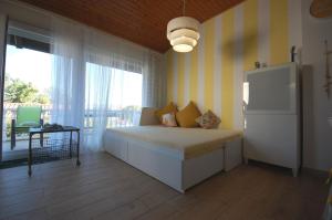 Apartments with parking space Vantacici, Krk - 20507