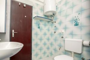 Apartments with parking space Njivice, Krk - 20548